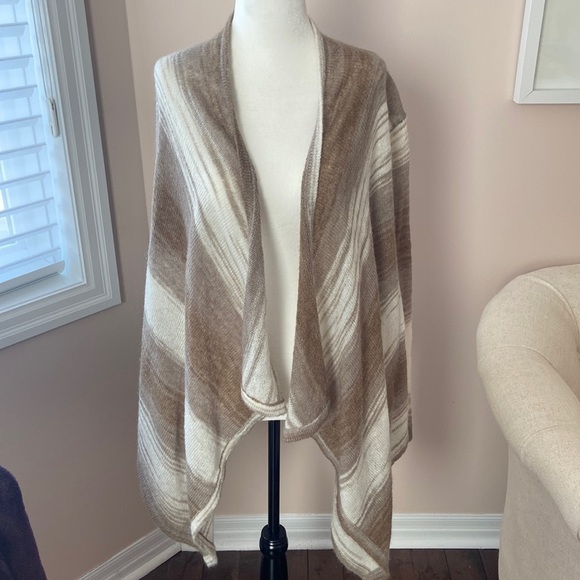 Tommy Bahama Lightweight Cardigan - Picture 1 of 9